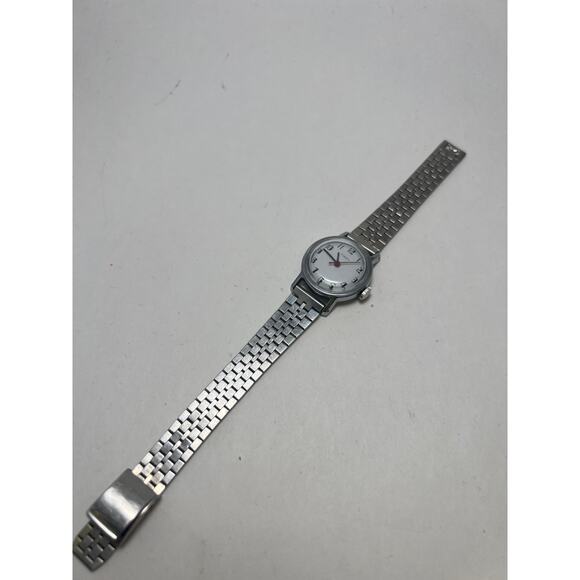 1975 Timex Petite Ladies Watch - Picture 5 of 6